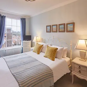 Host & - Austen House Holiday home